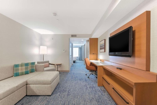 Hilton Garden Inn LAX/El Segundo image 12